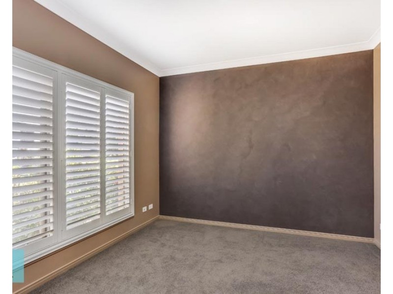 3 Kingham Place, Carindale QLD 4152