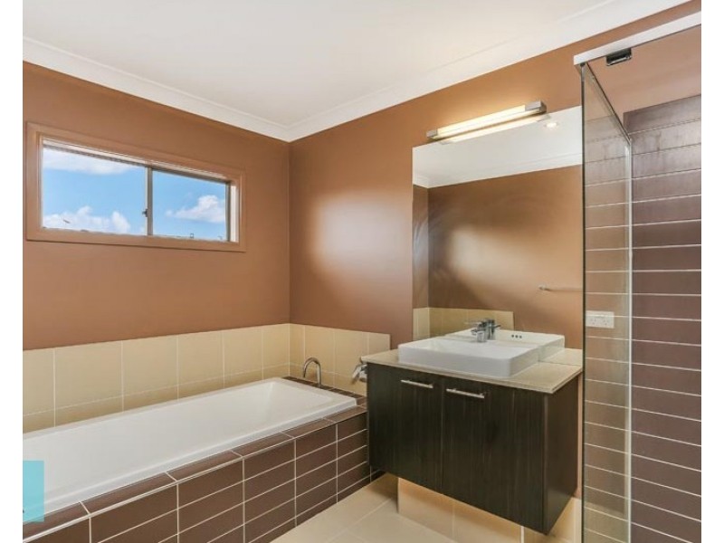 3 Kingham Place, Carindale QLD 4152