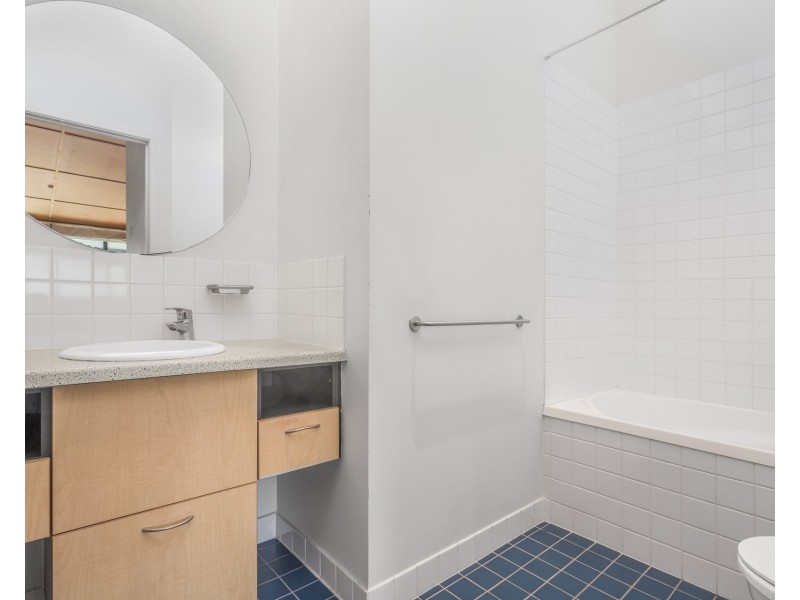 139 Commercial Road, Teneriffe QLD 4005