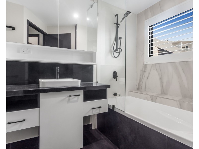 139 Commercial Road, Teneriffe QLD 4005