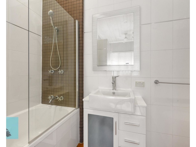 19 Laurel Street, Highgate Hill QLD 4101