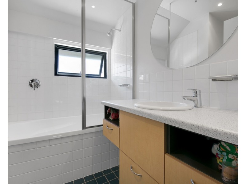 139 Commercial Road, Teneriffe QLD 4005