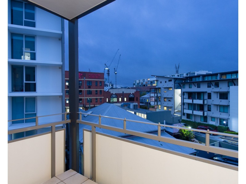 139 Commercial Road, Teneriffe QLD 4005