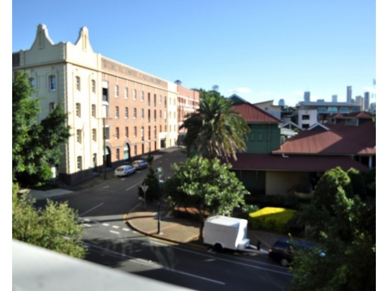 140/53 Vernon Terrace, Teneriffe QLD 4005