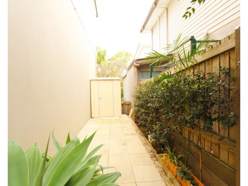 1/141 Grosvenor Street, Morningside QLD 4170