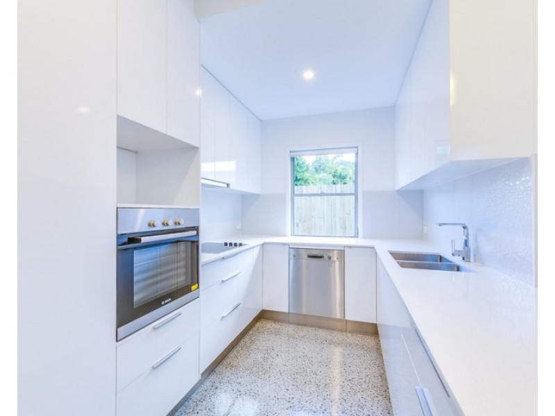 42 Halifax Street, Norman Park QLD 4170