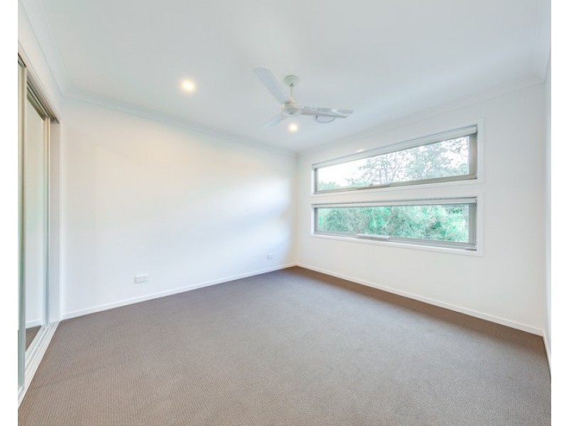 42 Halifax Street, Norman Park QLD 4170