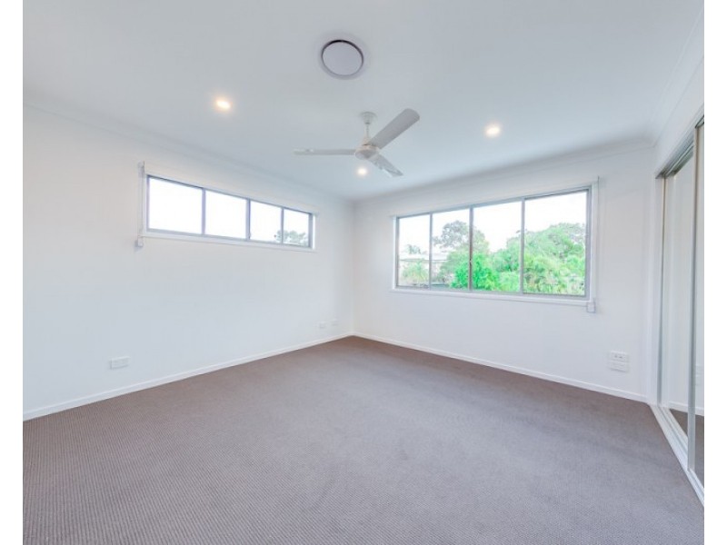 42 Halifax Street, Norman Park QLD 4170