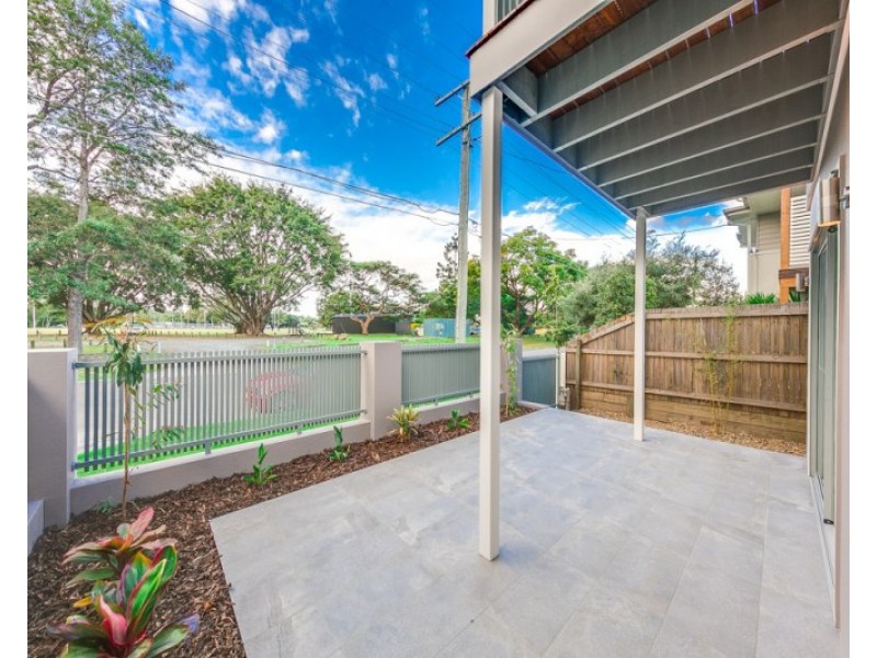 42 Halifax Street, Norman Park QLD 4170