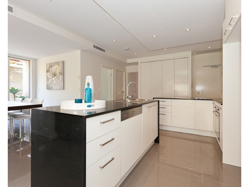 2/15 Kennington Road, Camp Hill QLD 4152