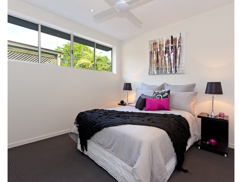 2/15 Kennington Road, Camp Hill QLD 4152