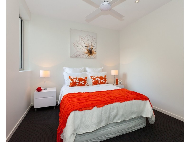 2/15 Kennington Road, Camp Hill QLD 4152