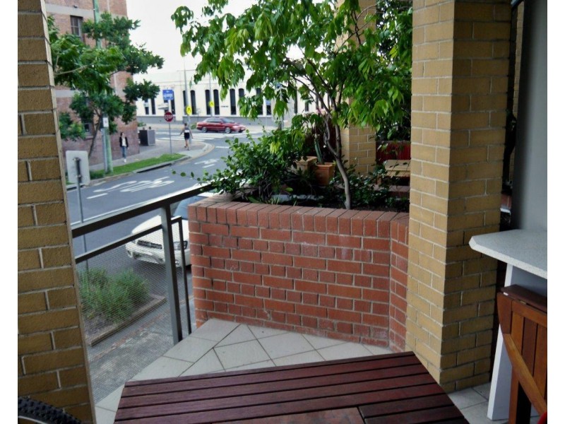 139 Commercial Road, Teneriffe QLD 4005