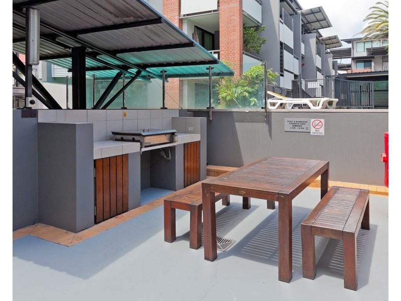 139 Commercial Road, Teneriffe QLD 4005