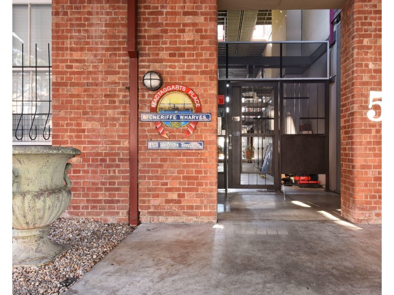 125/53 Vernon Terrace, Teneriffe QLD 4005