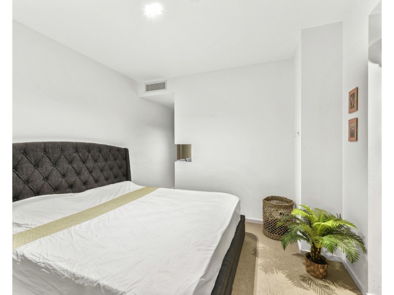 813/18  Longland Street, Newstead QLD 4006