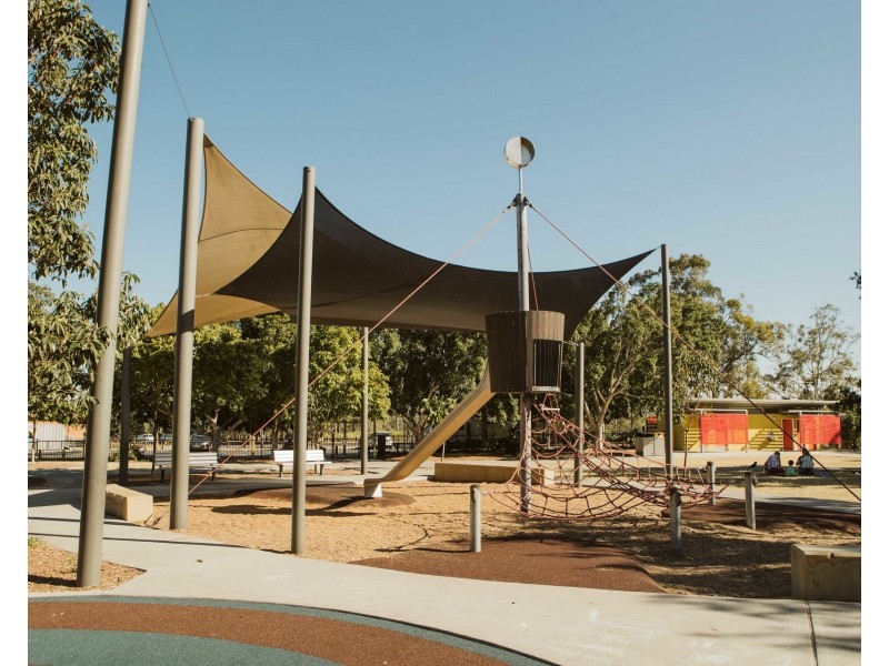 1-4/32 Renton Street, Camp Hill QLD 4152