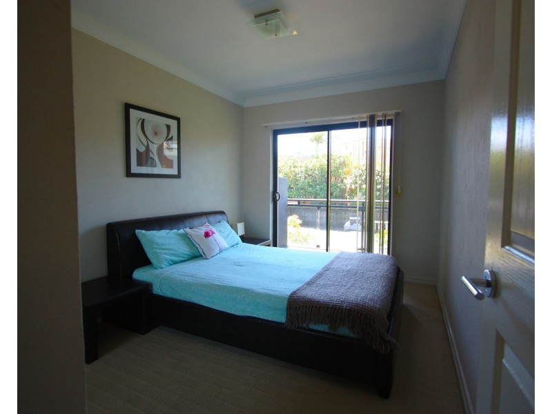 9/204 Wellington Road, Kangaroo Point QLD 4169