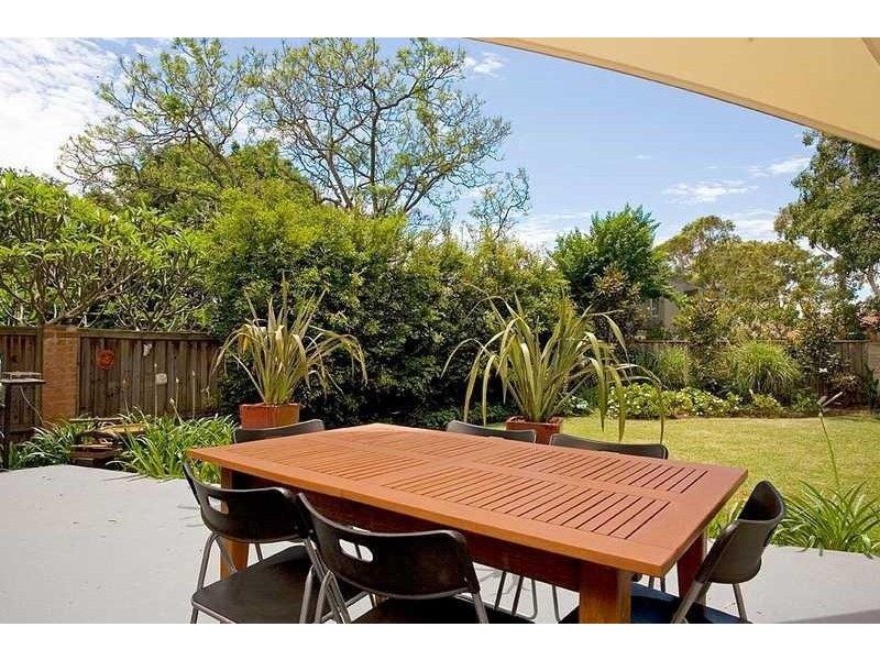 1 Rutland Avenue, Castlecrag NSW 2068