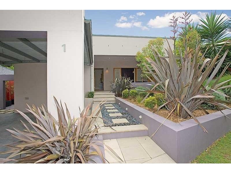 1 Rutland Avenue, Castlecrag NSW 2068
