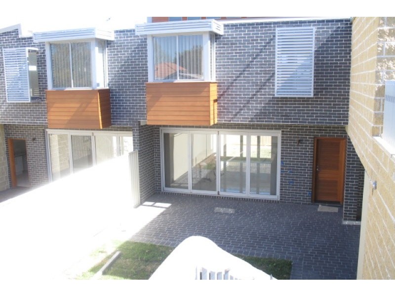 15 Prospect Lane, Carlton NSW 2218