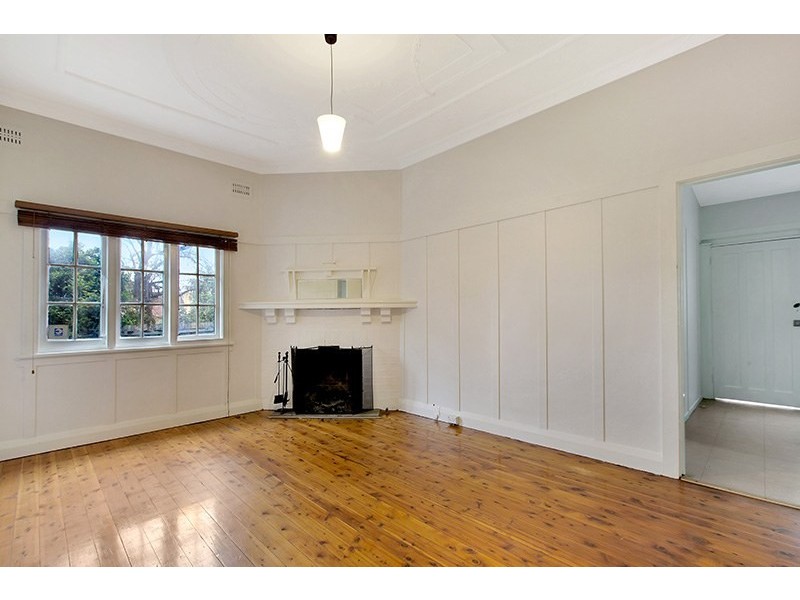 43 Roberts Street, St Peters NSW 2044