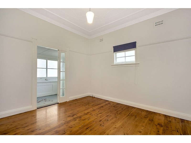 43 Roberts Street, St Peters NSW 2044