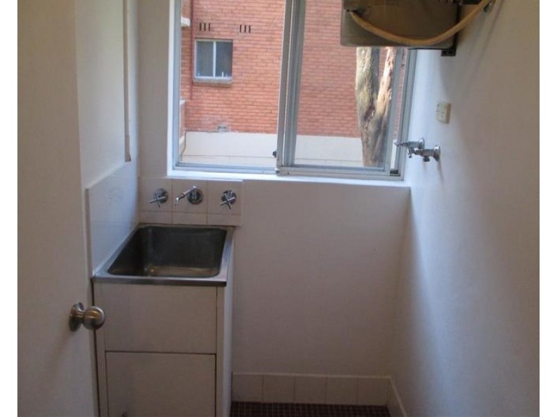 1/6 Cottonwood Crescent, Macquarie Park NSW 2113