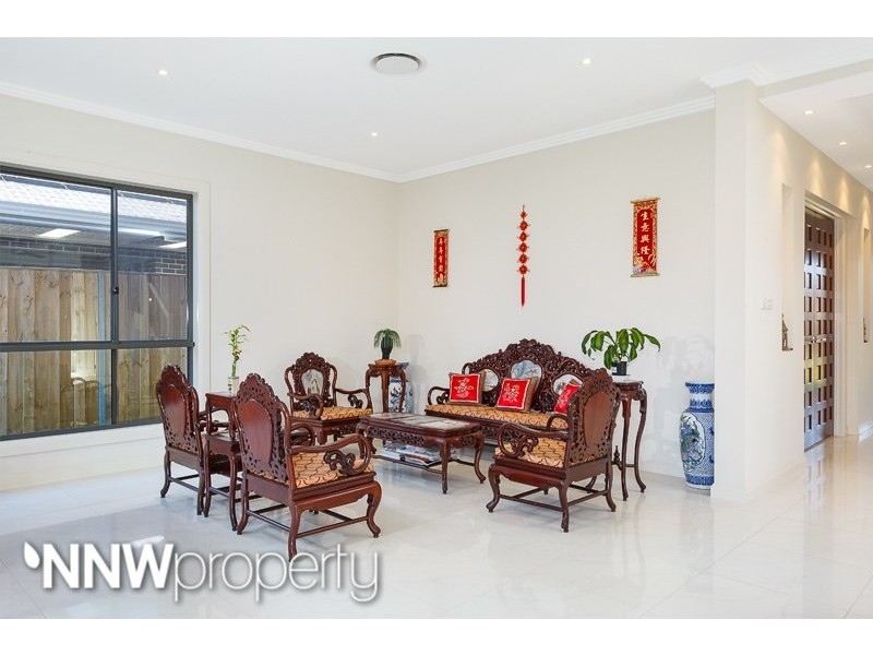 27 Graziers Way, Carnes Hill NSW 2171