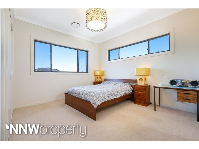 27 Graziers Way, Carnes Hill NSW 2171