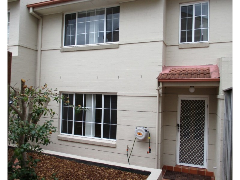 2/1-5 Busaco Road, Marsfield NSW 2122