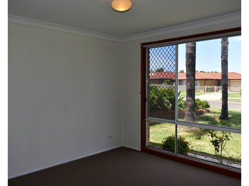 12 Simms Road, Oakhurst NSW 2761