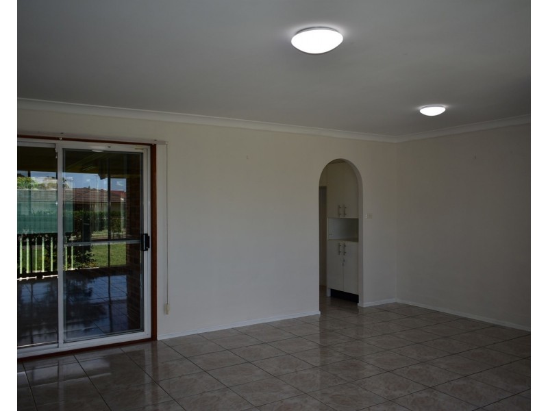 12 Simms Road, Oakhurst NSW 2761