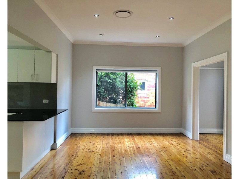 6 Sixth Avenue, Denistone NSW 2114