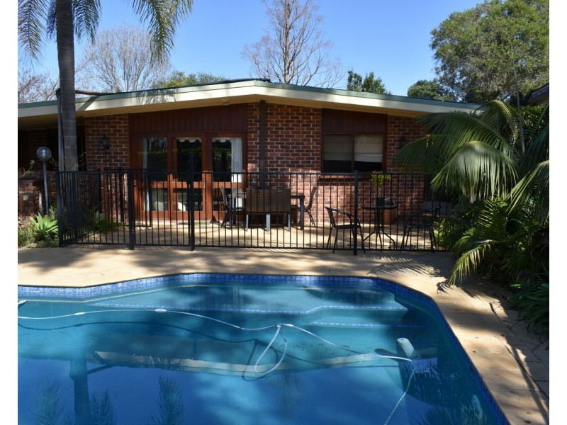 33 Snowdon Avenue, Carlingford NSW 2118