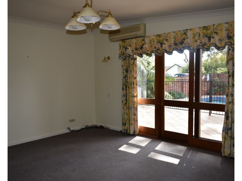 33 Snowdon Avenue, Carlingford NSW 2118