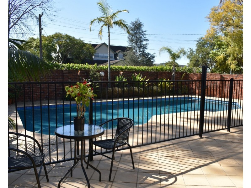 33 Snowdon Avenue, Carlingford NSW 2118