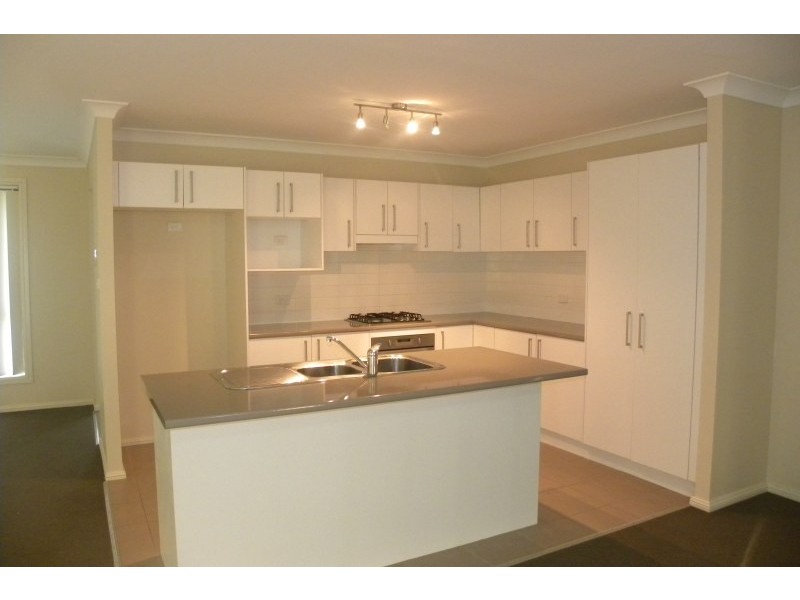 7 Hambrook Place, Young NSW 2594