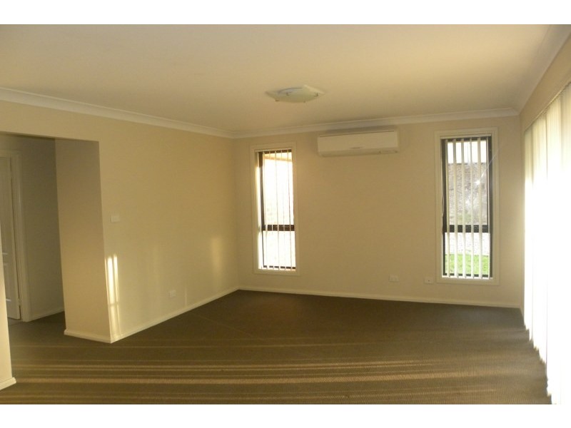 7 Hambrook Place, Young NSW 2594