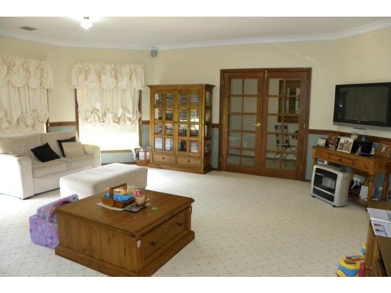 50 Berkleys Road, Young NSW 2594