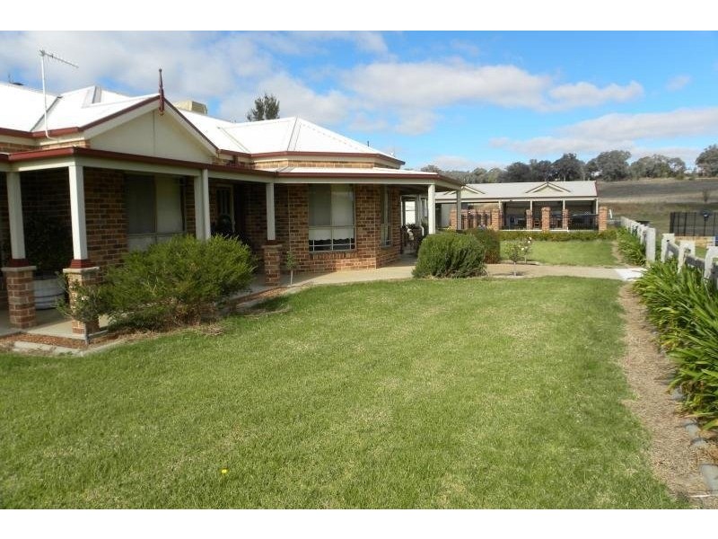 50 Berkleys Road, Young NSW 2594