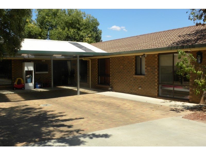 173 William Street, Young NSW 2594