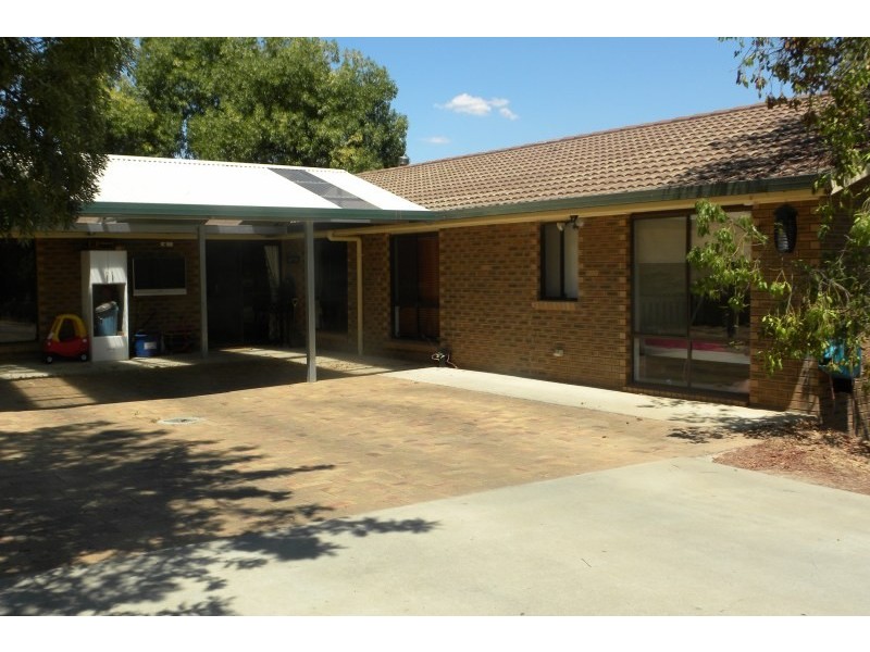 173 William Street, Young NSW 2594