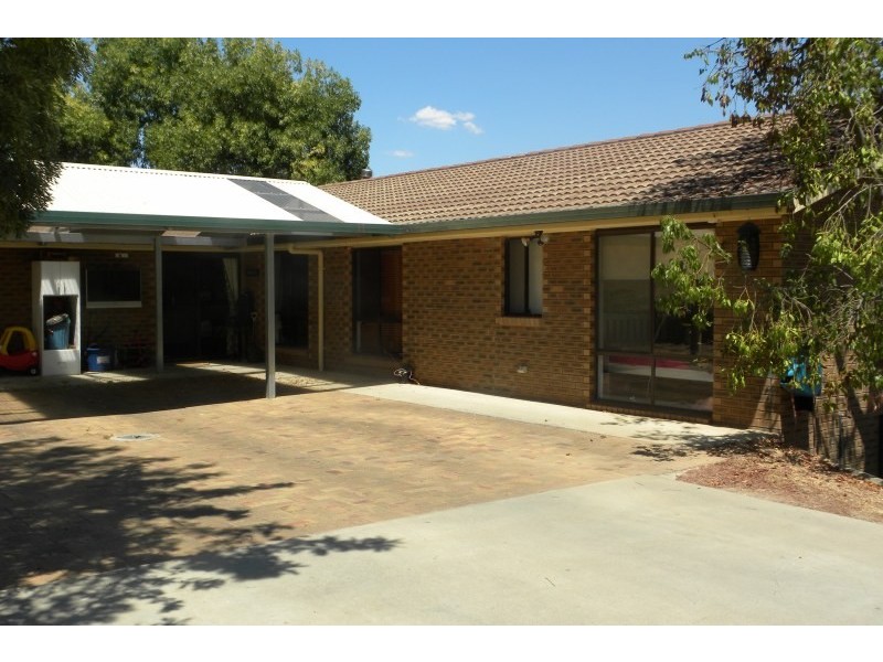 173 William Street, Young NSW 2594