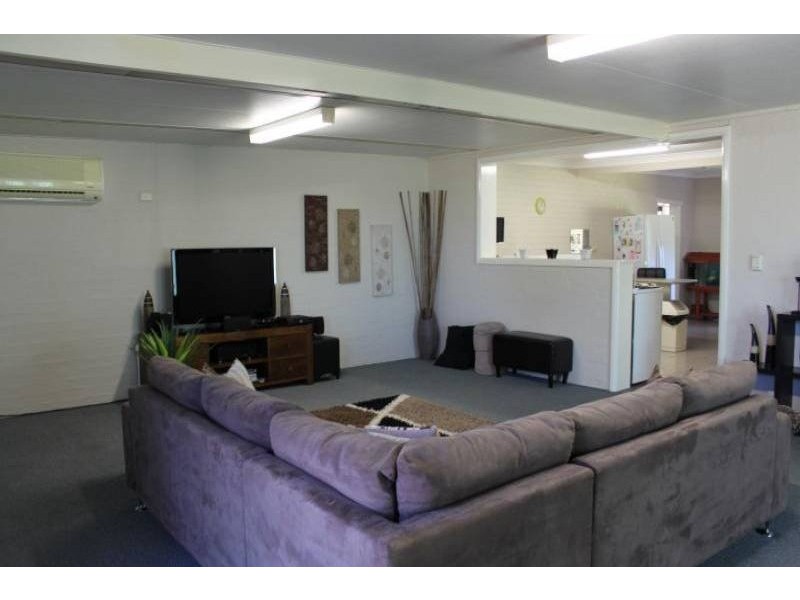 8 Spring Creek Road, Young NSW 2594