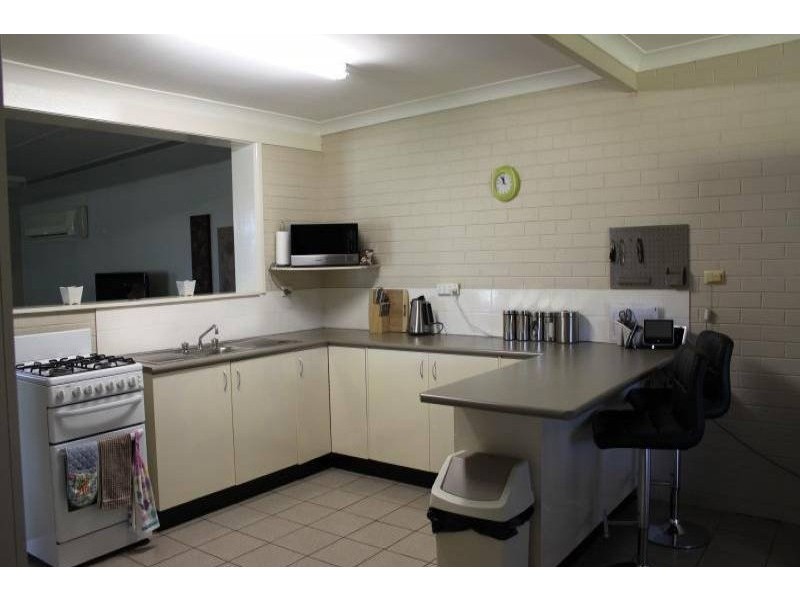 8 Spring Creek Road, Young NSW 2594