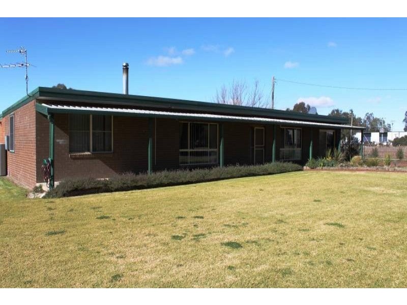 8 Spring Creek Road, Young NSW 2594