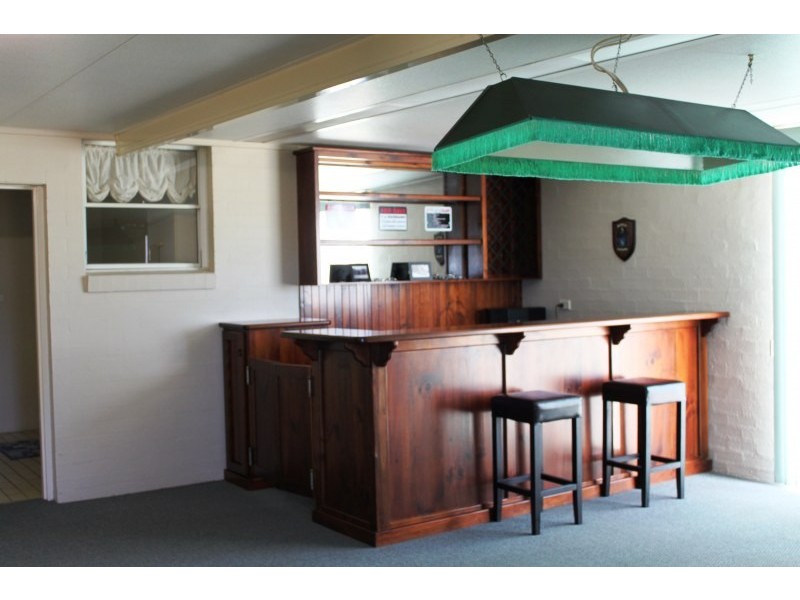 8 Spring Creek Road, Young NSW 2594