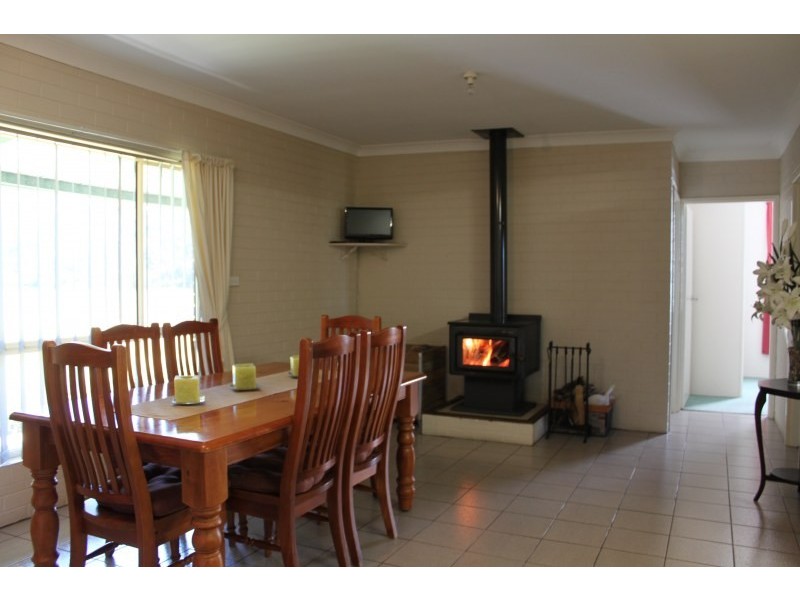 8 Spring Creek Road, Young NSW 2594