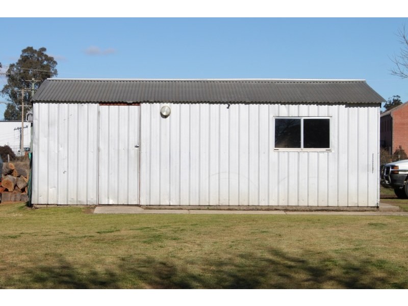 8 Spring Creek Road, Young NSW 2594